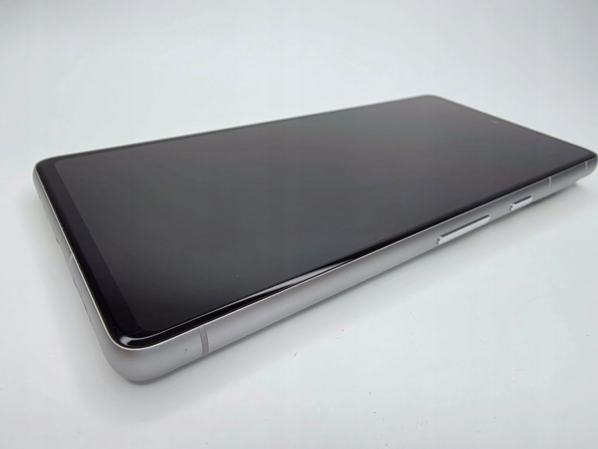 70cecae946e3385d3e66e39ed5545b7d