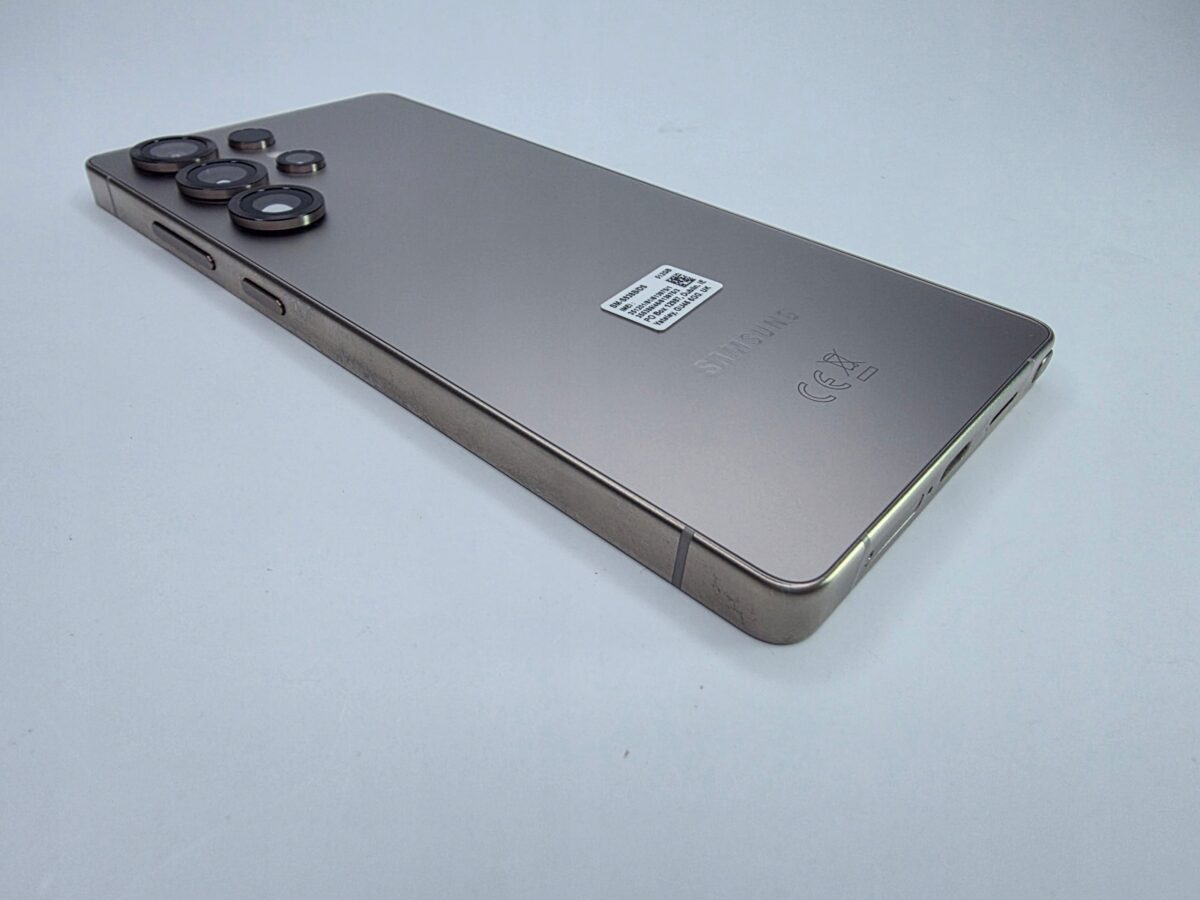 fb82fe59b58222e55680435c4c885e46