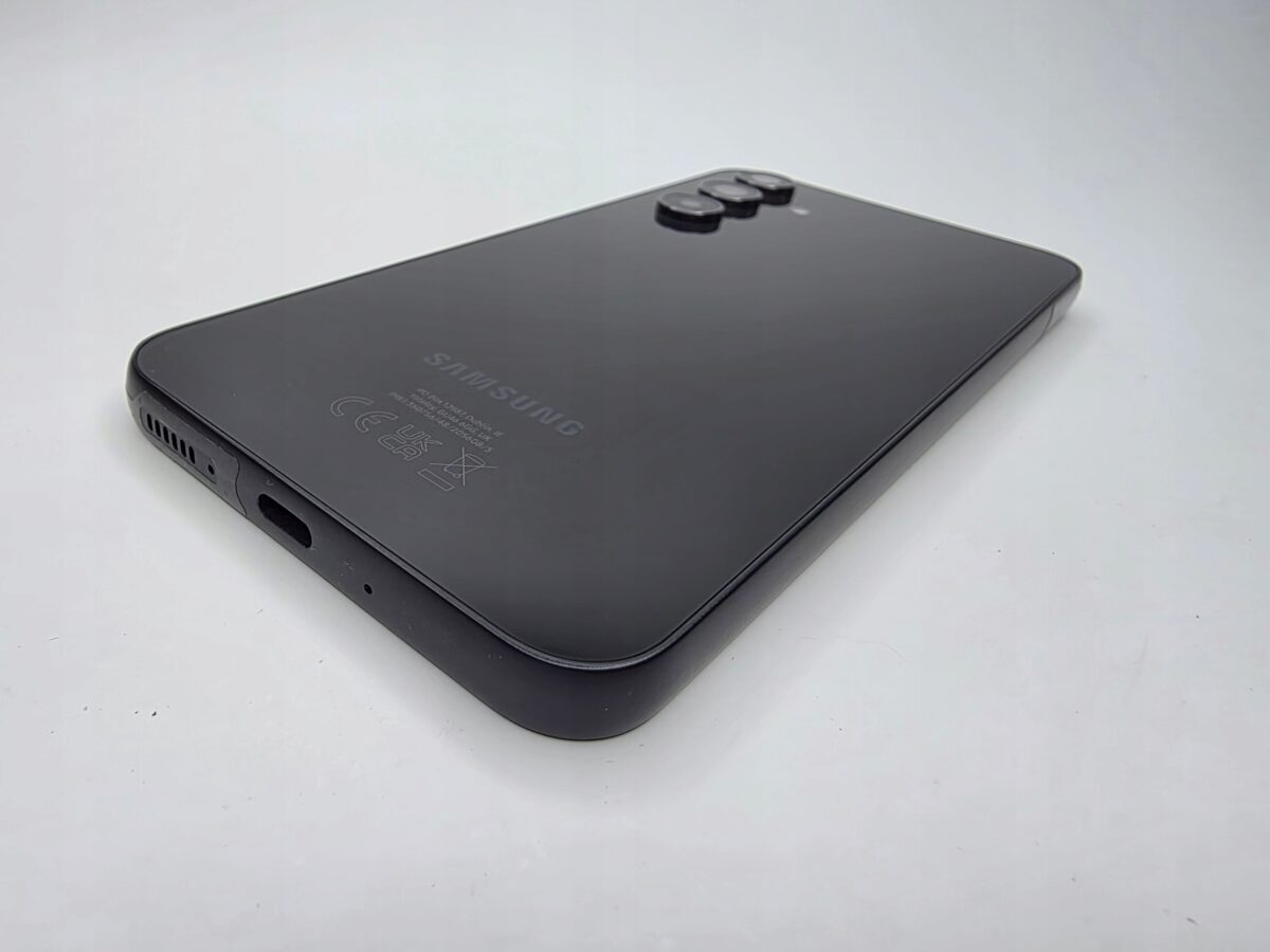 a124fa2dd559a333f22688179116f537